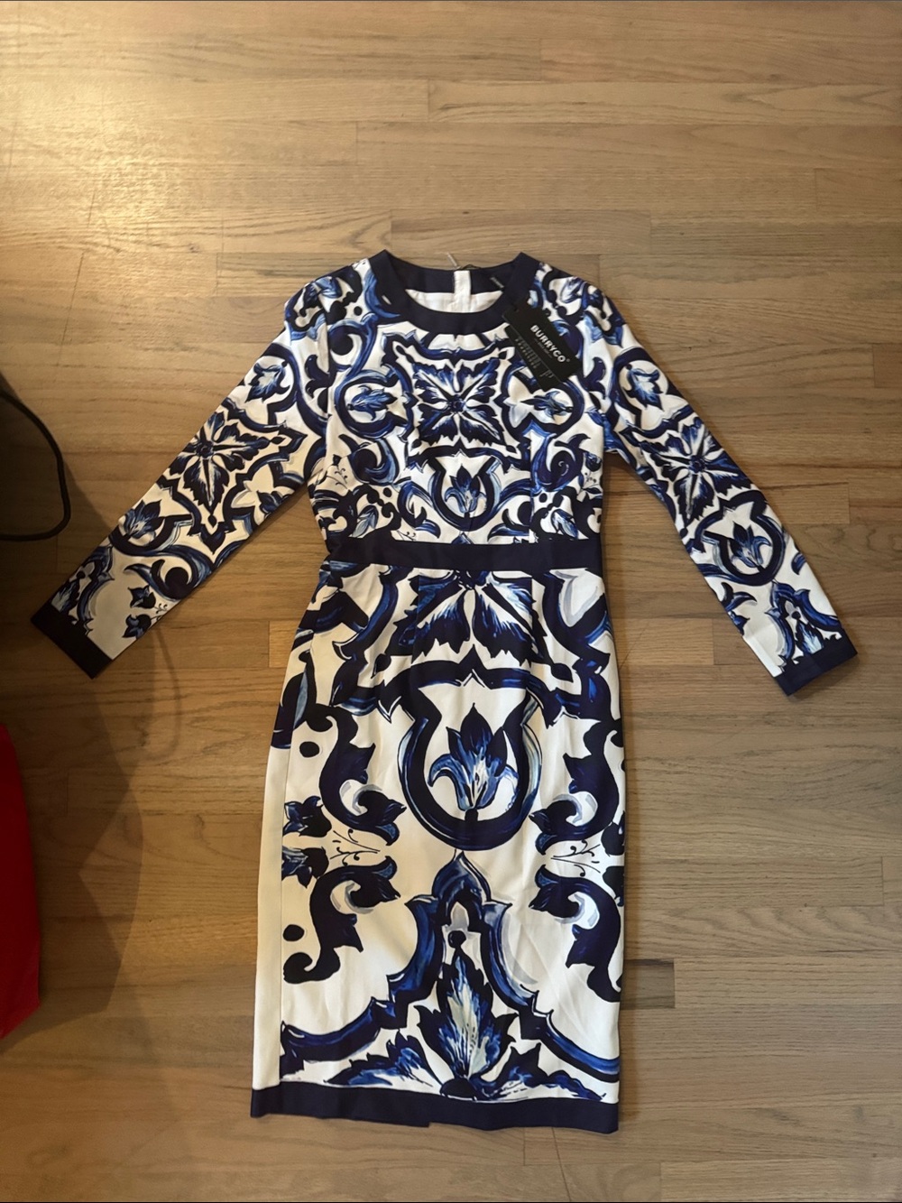 BURRYCO Blue and White Long-Sleeve Printed Sheath Dress